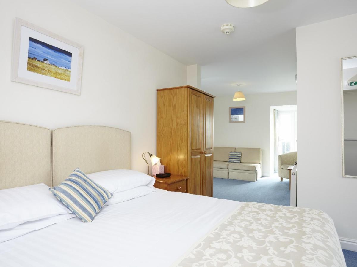 St Maur 4*
