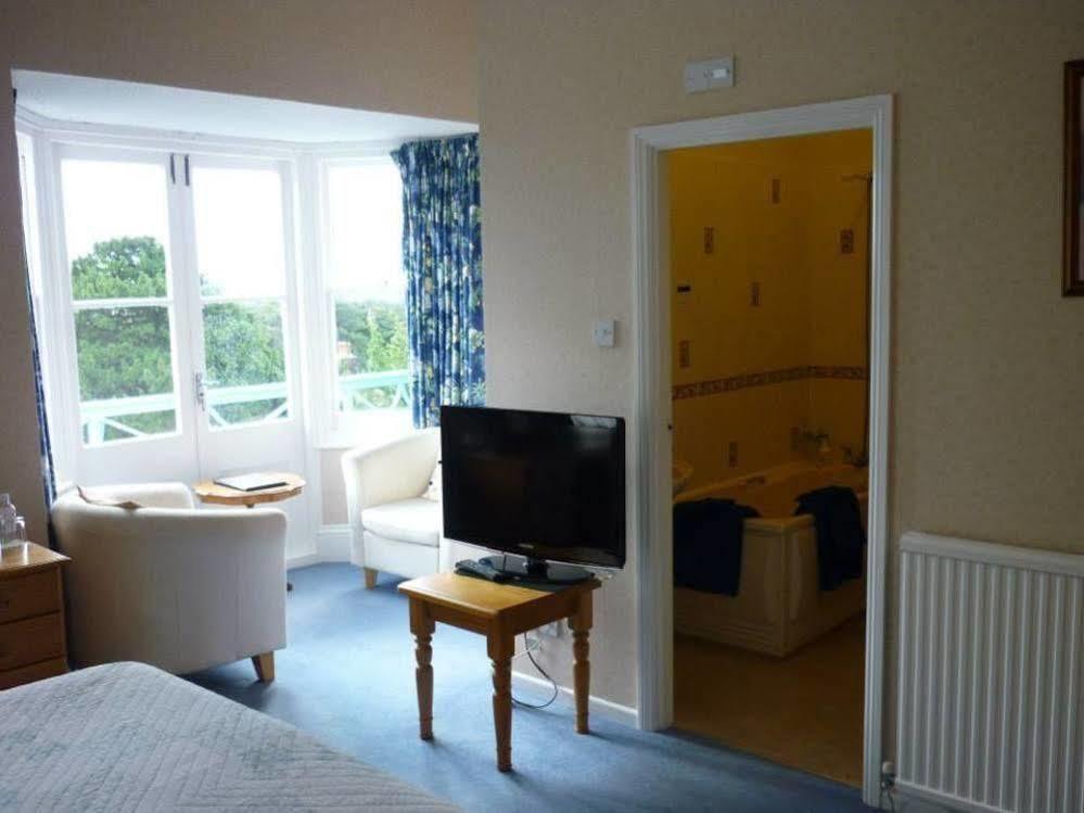 St Maur 4*